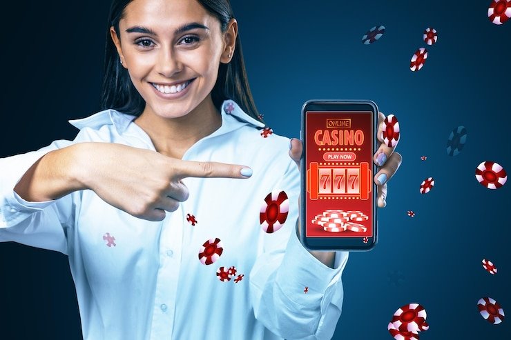 Layar permainan Buffalo King di aplikasi mobile jitu 77 menampilkan lima gulungan dan simbol binatang liar